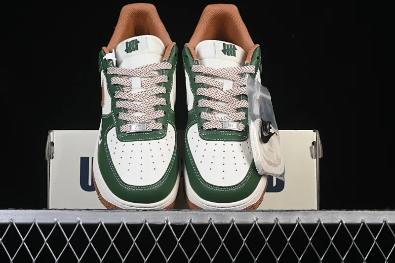 All categories Nk Air Force 1 Air Force series Nk Air Force 1 Low Air Force low top Nike Air Force 1'07 Low UN joint grass green splicing raw rubber Air Force 1 low top casual sneakers JP8028-006